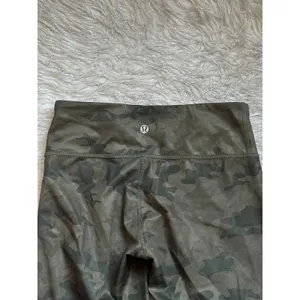 Lululemon Savasana Camo Multi Green Women’s Crop Leggings Size 4 thumbnail 8