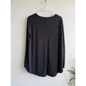 Lululemon Womens Black Long Sleeve Relaxed High-Low Hem Top Crew Neck 3409‎ thumbnail 2