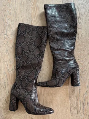 14th & Union Brown Shiny 3.5” Block Comfort Heel Knee Boot Size 6.5 Stretch Calf thumbnail 1