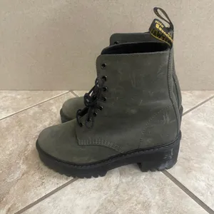 Dr Martens Shriver Hi Olive Green Leather Platform Block Heel Boots Womens 8 thumbnail 2