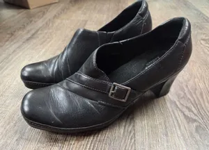 Clarks Artisan Mules Clogs Heel Black Leather Buckle Slip On Shoes Size 9N thumbnail 1