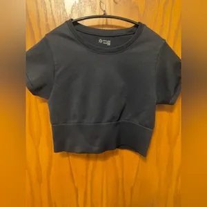 Offline By Aerie Real Me Black Short Sleeve Crop Seamless Top Size Medium thumbnail 3