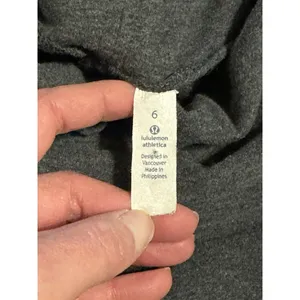 Lululemon Womens Pleated Gray Long Sleeves Turtleneck Blouse Size 6‎ thumbnail 3