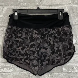 Athleta Running Free Camoflage Shorts Black Gray Camo Print thumbnail 1