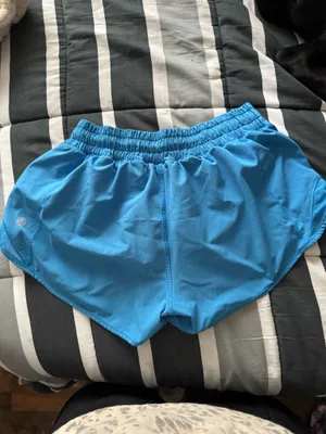 Lululemon Low-Rise 2.5" Hotty Hot Shorts thumbnail 3