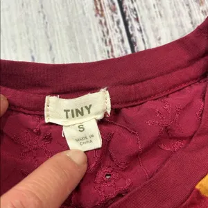 Anthropologie TINY Jeanine Eyelet Embroidered Floral Burgundy Top Small Tee thumbnail 4