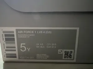 Nike Air Force 1 LV8 thumbnail 3