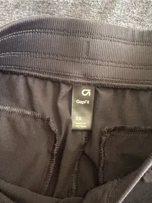 GAP Fit Black Athletic Shorts thumbnail 3