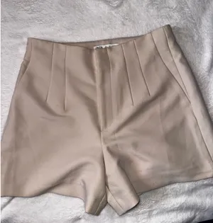 Zara shorts  thumbnail 1