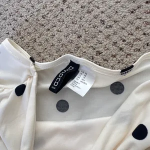 H&M strapless polka dot top thumbnail 2