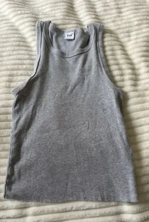 Aritzia TNA tank top thumbnail 1