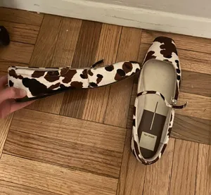 Dolce Vita Reyes Flat in Cow Print Brown Size 9 thumbnail 2