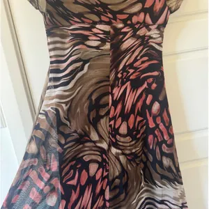 Karen Kane sz S Women Short Sleeve MulitColor Abstract Midi Dress Casual Evening thumbnail 7