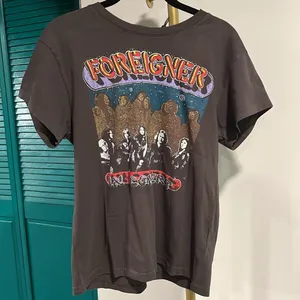 Daydreamer NWT Foreigner in Concert Graphic Tee - S thumbnail 5