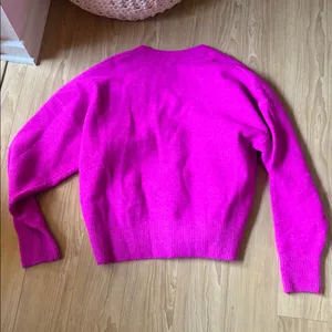 Zara V-Neck Sweater in Bold Pink thumbnail 4