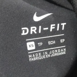 Nike black cropped leggings thumbnail 6