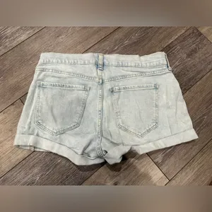 Old Navy Boyfriend Light Wash Denim Jean Shorts thumbnail 3