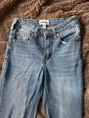 Abound Flare Low-Rise Jeans thumbnail 2