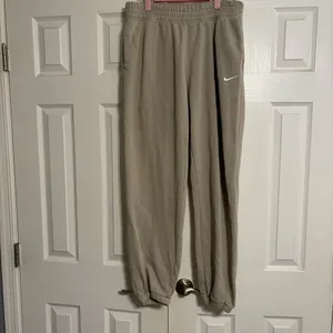 Nike Tan Sweatpants Joggers thumbnail 2