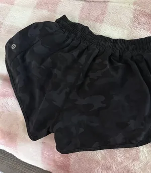 Lululemon Hot Hot Shorts thumbnail 1
