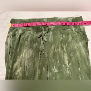 Young, Fabulous, & Broke Green and Cream Ombre Tie Dye Joggers Sweatpants Medium thumbnail 10