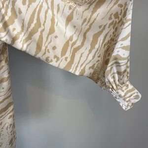 Escada Vintage Leopard Tiger Print Cream‎ Silk Blouse Top Size 36/6 Long Sleeve thumbnail 4