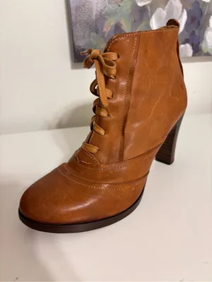Frye womens 9.5 M Bella Hi Lace Up 77112 Brown Ankle Boots Bootie 4” Heel Italy thumbnail 2