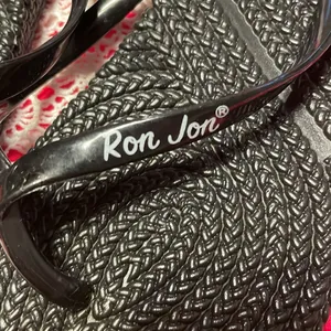 Ron Jon black swirl design flip flops thumbnail 2