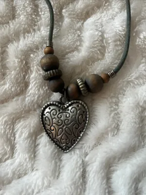 Vintage Heart Pendant Wood Bead Necklace thumbnail 4
