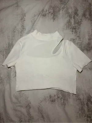 SOLADO White Ribbed Cutout Mock Neck Crop Top Size M thumbnail 2