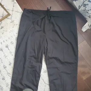 Scrubs pants in black basics straight leg size XL New women's thumbnail 2