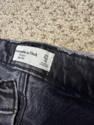Abercrombie High-Rise The Dad Jeans thumbnail 4