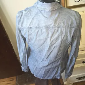 Gap 1969 denim button down boyfriend size XS shirt thumbnail 2