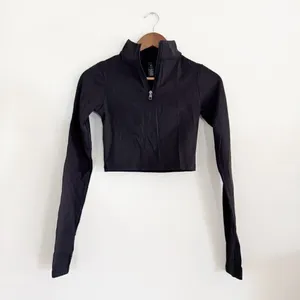 Balance Athletica | THE REFINE CROPPED ZIP in BLACK Size S thumbnail 2