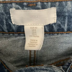 H&M Médium Wash High Waisted Blue Denim Jeans Women’s Size 8 (EUR 40) thumbnail 6