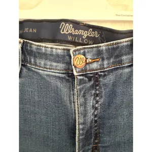 Wrangler Willow Mid Rise Straight‎ Leg Jeans Medium Wash Blue Denim Womens 30x31 thumbnail 2