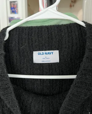Old Navy Sweater thumbnail 4