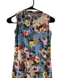 Japanese Women's Size‎ Medium Floral Bodycon Knee Length Dress thumbnail 2
