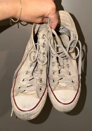 Converse High toos White Size 7 thumbnail 1