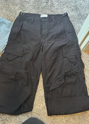 Aritzia Cargo Pants TNA thumbnail 1