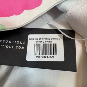 NWT White Fox Sunshine On My Mind Shorts‎ White Multicolor Floral Size Small thumbnail 5