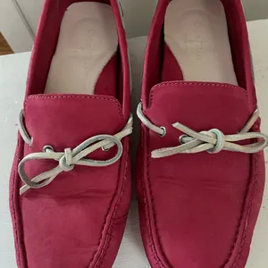 Cole Haan‎ Women's Pink Moccasins with Gray Laces thumbnail 3