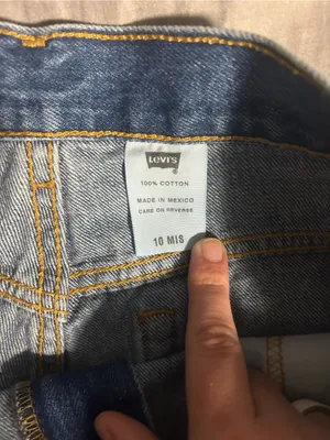 Levi's Women's Blue Denim Shorts Size 10 thumbnail 2