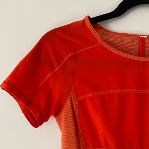 Lululemon Coral Orange Fast Track Short Sleeve Tee Athleisure Women's size 2 thumbnail 3