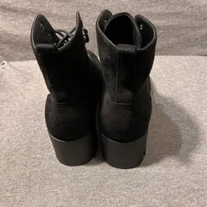 Black Suede Lace Up Combat Boots Chunky Heel Womens Size 7‎ thumbnail 3