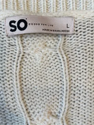 SO Cable Knit Cropped Boxy Sweater Women's Lg Cream V-Neck Winter Holiday Fall thumbnail 3