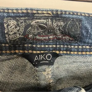 Silver Jeans Aiko Baby Bootcut Jeans‎ Size 26 thumbnail 4