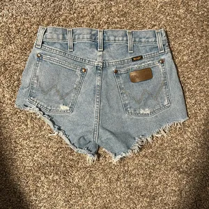 Wrangler cut offs thumbnail 2