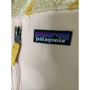 Patagonia Classic Retro-X Fleece Vest take root natural women's size small 23083 thumbnail 4