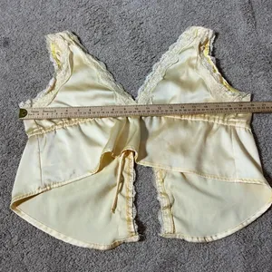 Yellow Satin‎ Coquette Lace Trim Tie Front Camisole Top C1XCK5KXQR Size M thumbnail 3